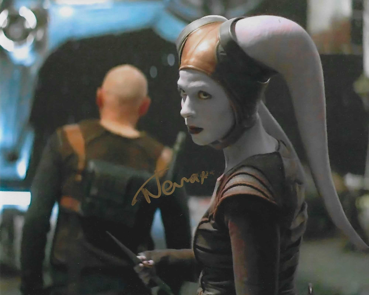 Nat Tena 10X8 Signed In Gold Paint Pen Star Wars Showmasters Comic Nat tena 10x8 signed in gold paint pen star wars showmasters comic
