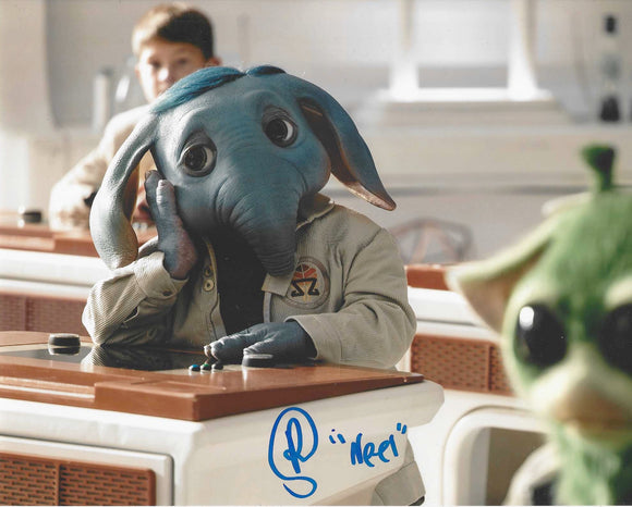 Robert Timothy Smith Star Wars Skeleton Crew 10x8 signed in Blue Pen