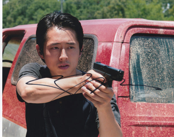 Steven Yeun 10x8 signed in Black